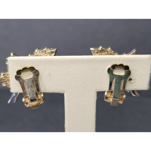 Vintage Boucher Signed Gold Tone Leaf Earrings with Rhinestones Clip On 38 - Picture 3 of 6